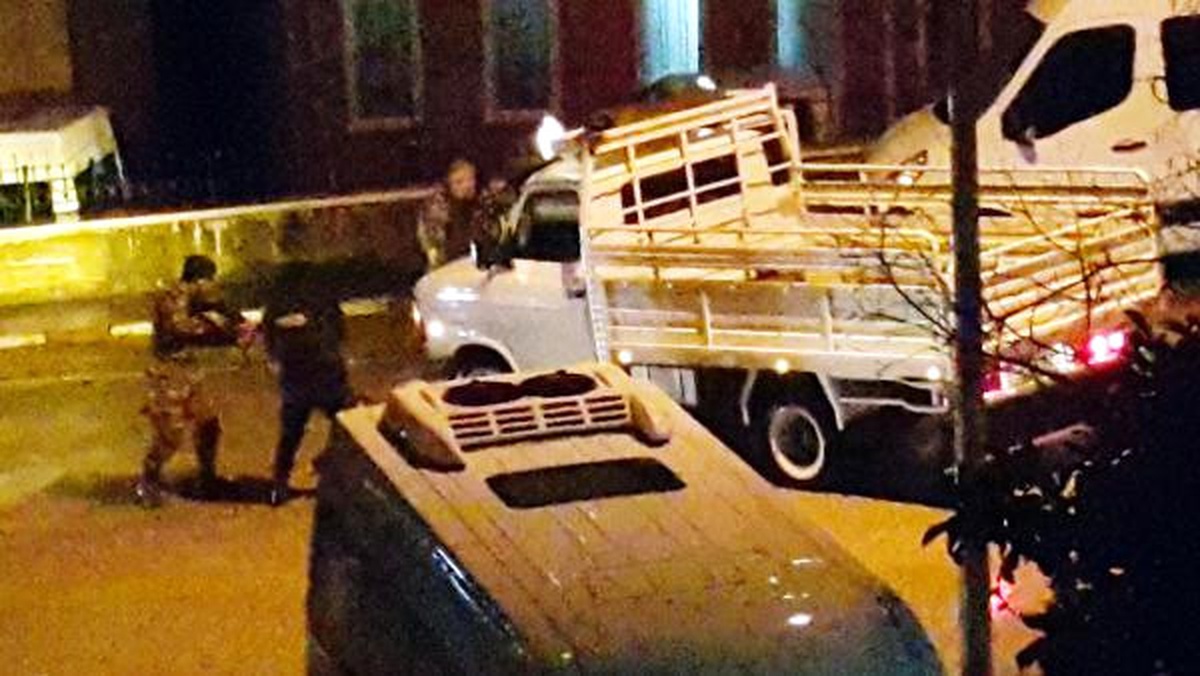 Çevik Kuvvet Önündeki Kaza Güvenlik Güçlerini Alarma Geçirdi
