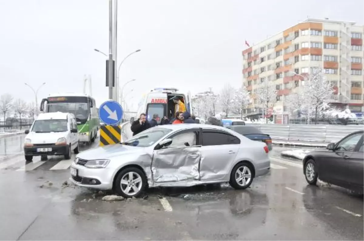 Cip ile Otomobil Çarpıştı: 1 Yaralı