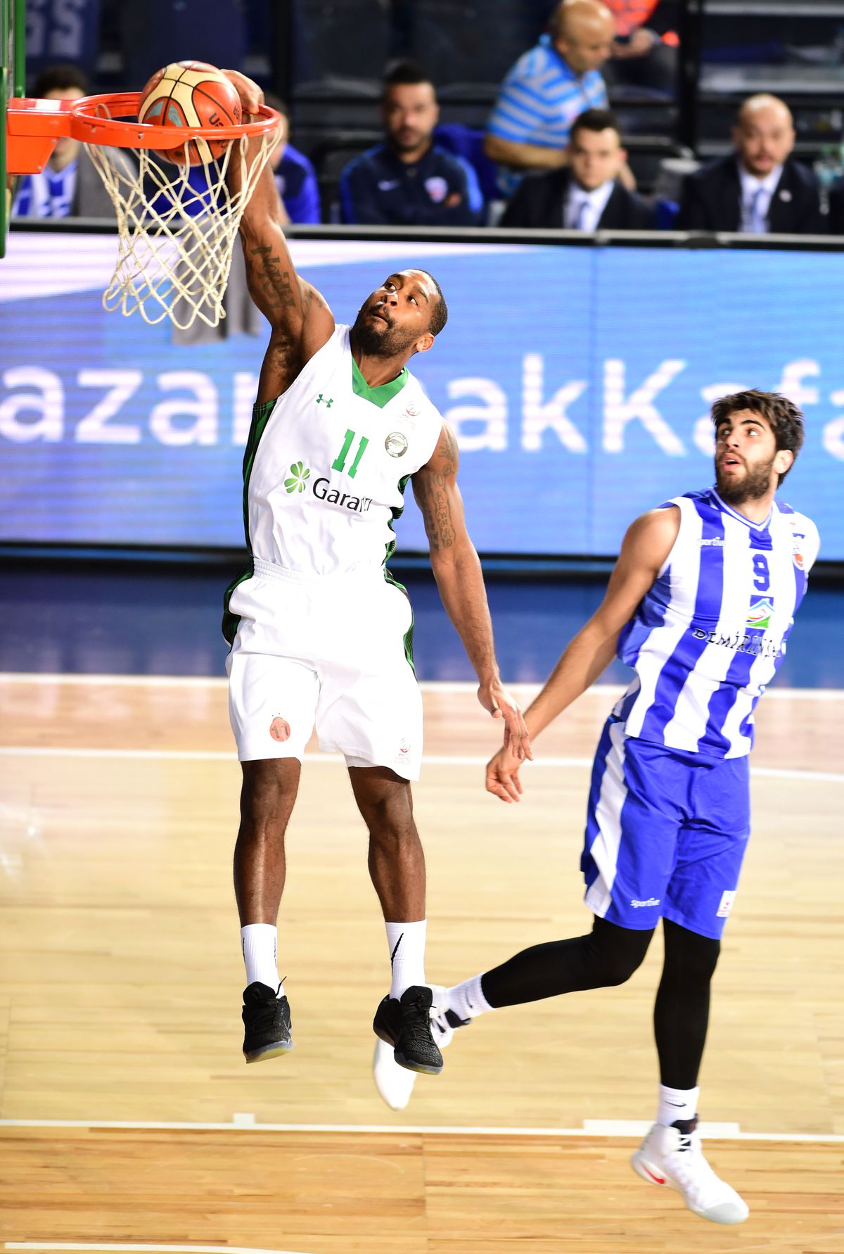 Darüşşafaka\'dan farklı galibiyet