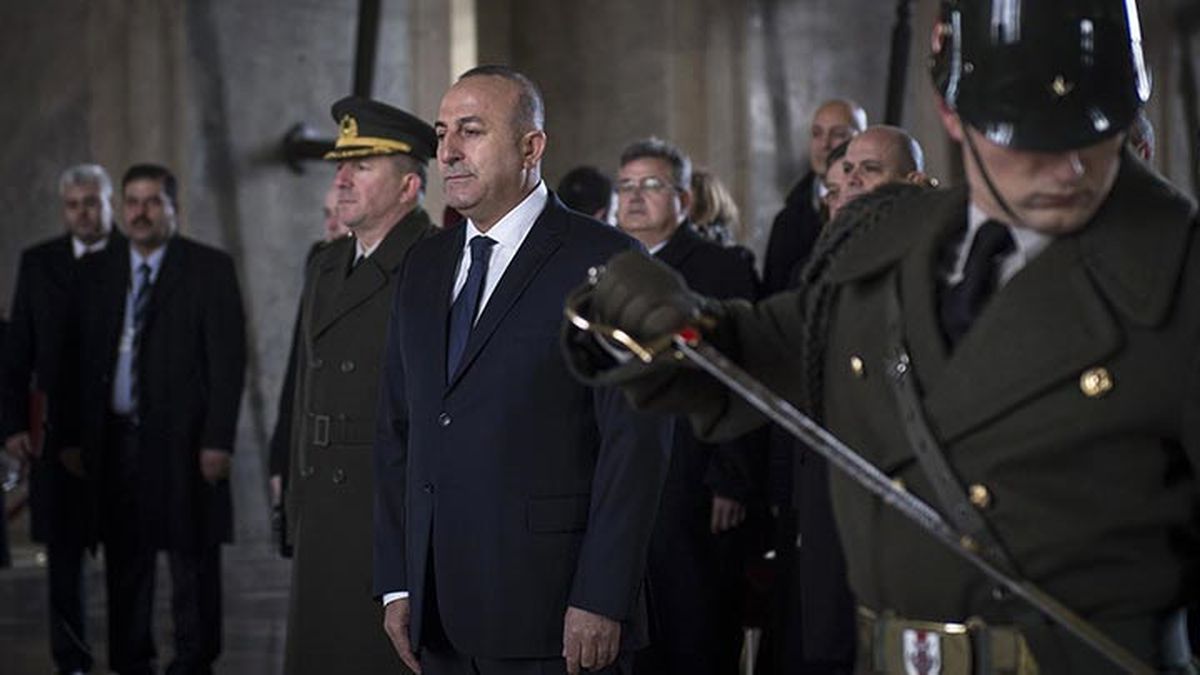 Dha Ankara - Bakan Çavuşoğlu ve Büyükelçiler Anıtkabir\'de