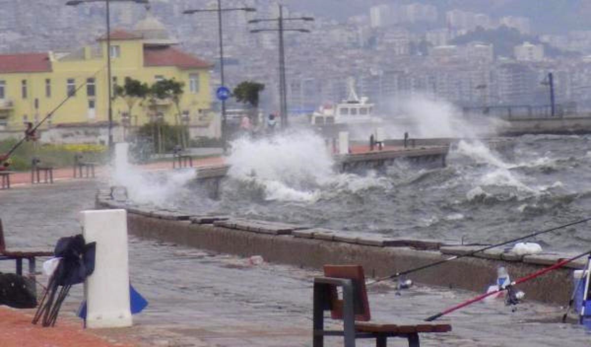 Ege\'de Fırtına Uyarısı