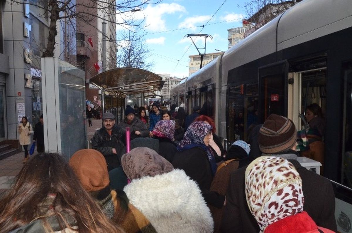 Eskişehirlilerin Tramvay Çilesine DP\'den Çözüm Önerileri