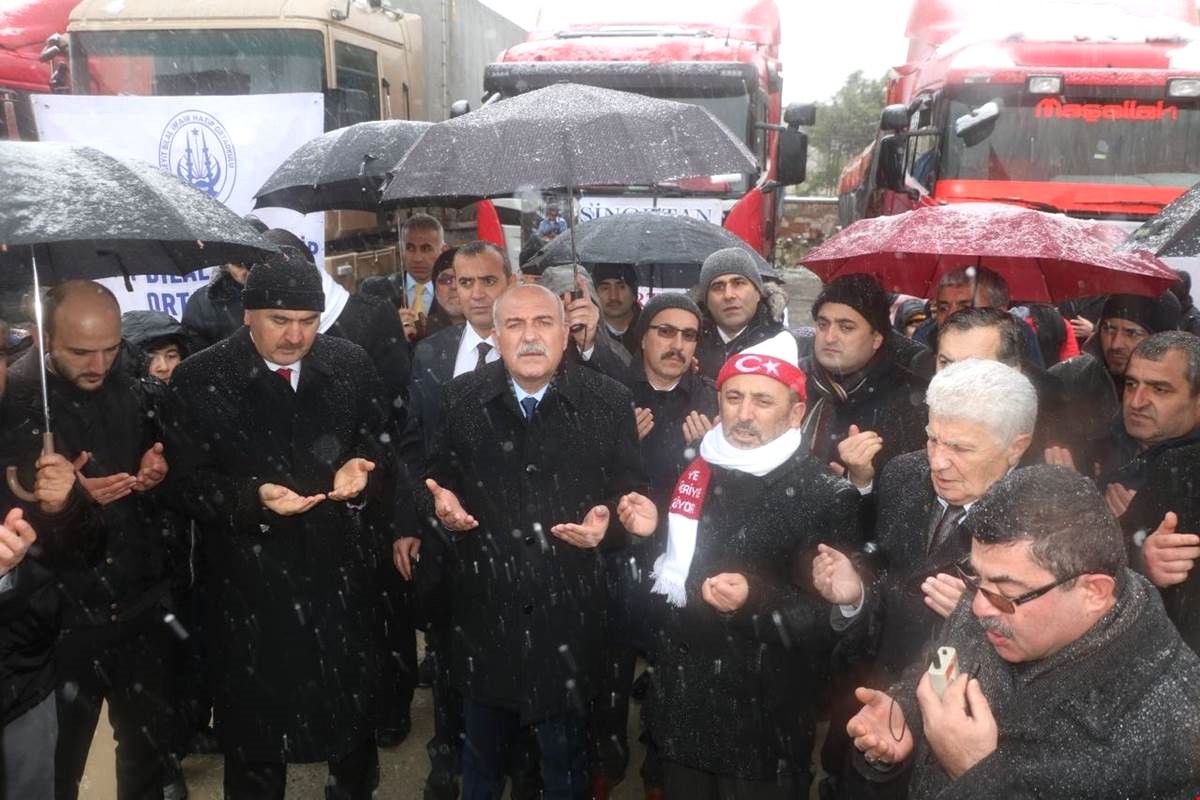 Halep\'i Açlıktan, İnsanlığı Utançtan Kurtar" Kampanyası