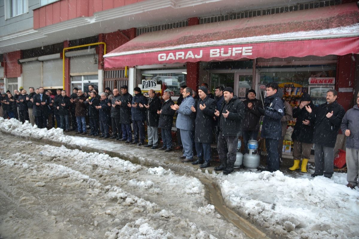 Halep\'te İnsanlık Ölmesin" Kampanyası