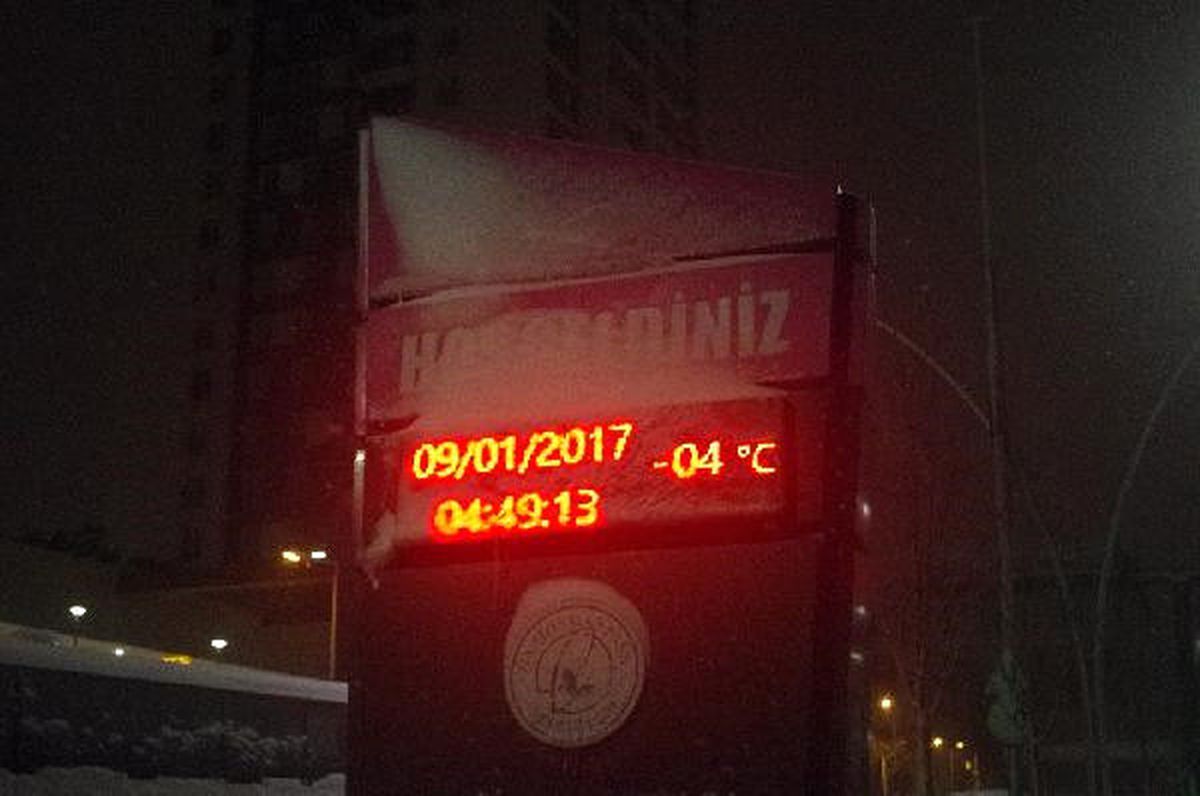İstanbul\'da Kar Yağışı Bu Gece de Etkili Oldu (Ek)