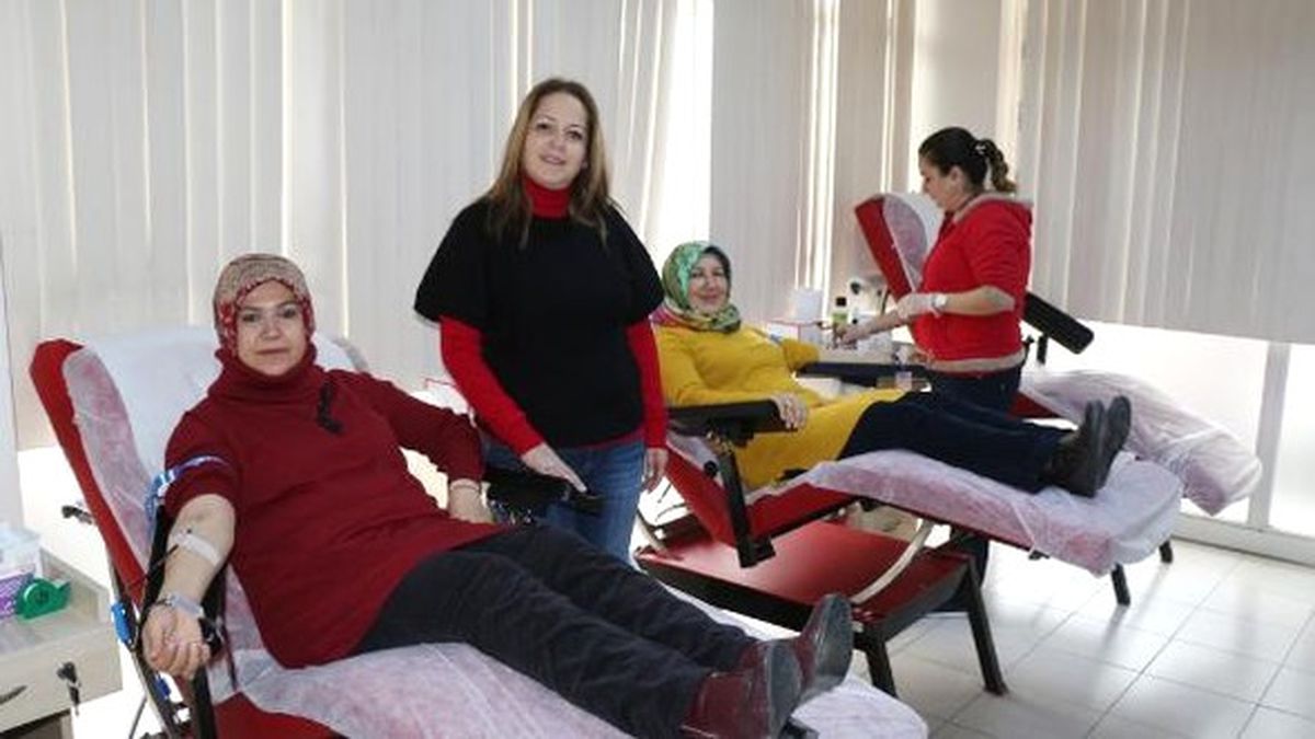Kadınlardan Kan Bağışı