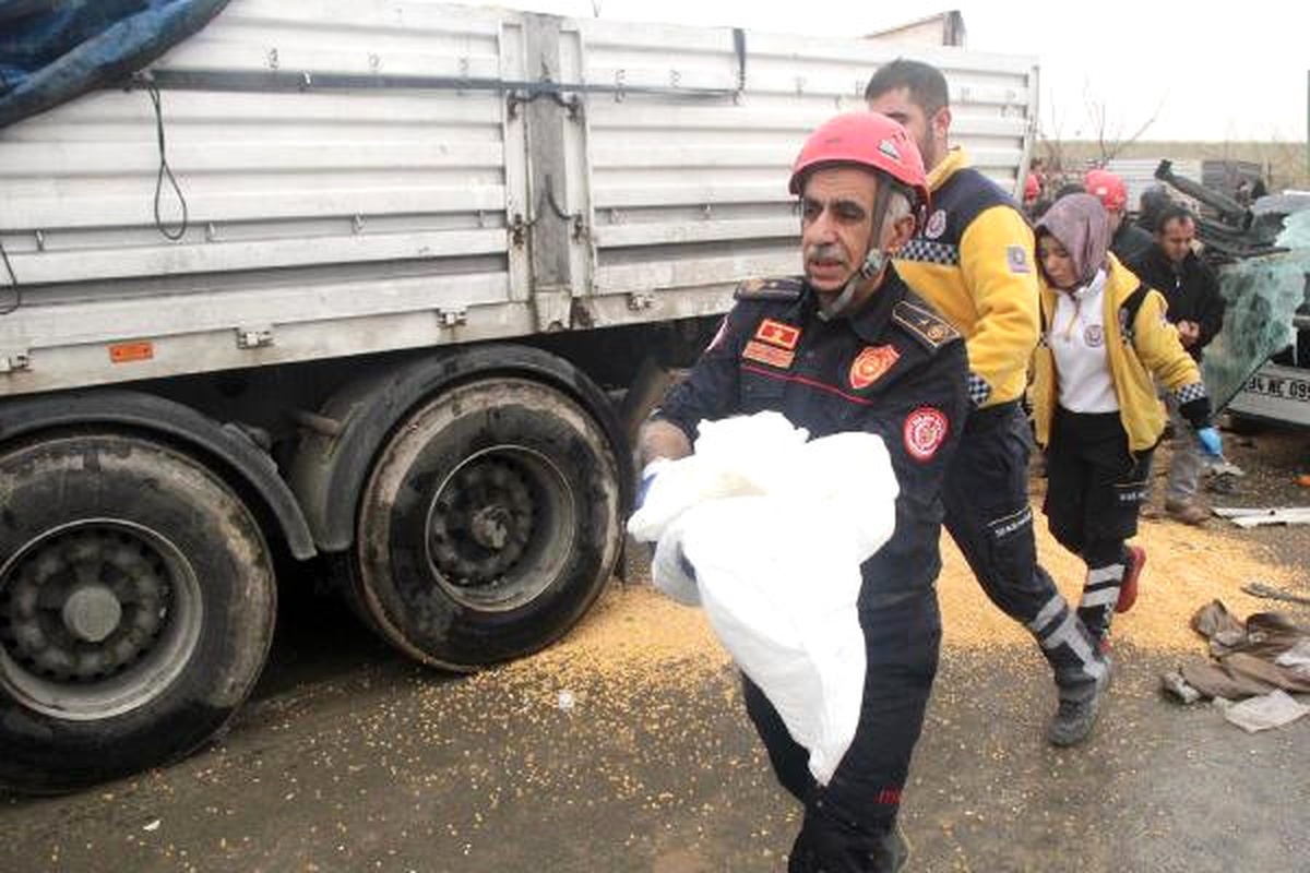 Kazada Kopan Kolu Bulmak İçin Zamanla Yarıştılar