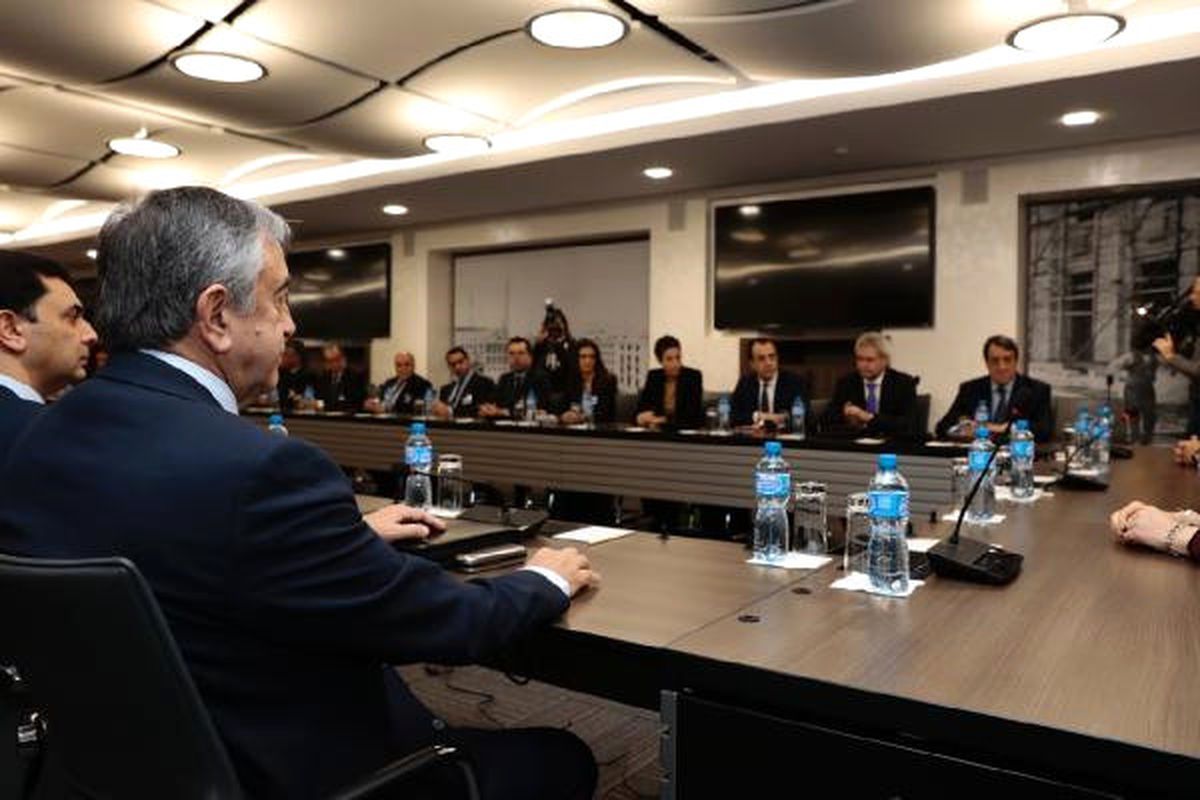 Kıbrıs Müzakereleri Cenevre\'de Başladı