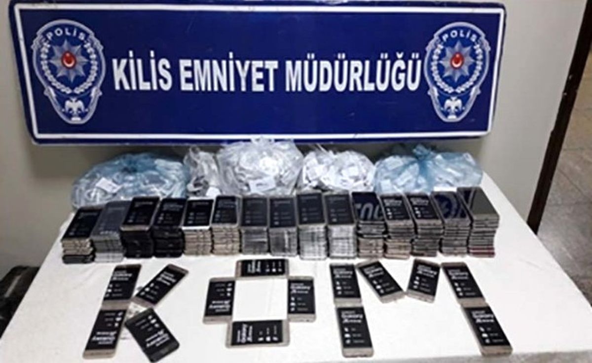 Kilis\'te 176 Adet Kaçak Cep Telefonu Ele Geçirildi