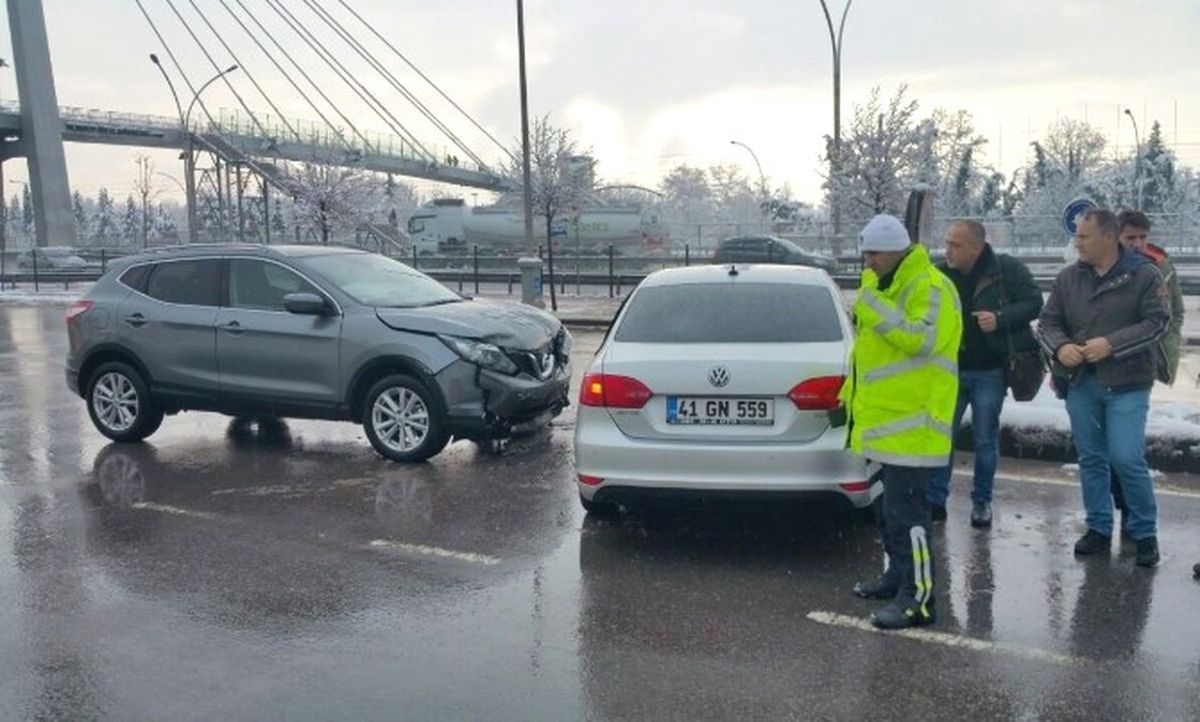 Kocaeli\'de Trafik Kazası: 1 Yaralı