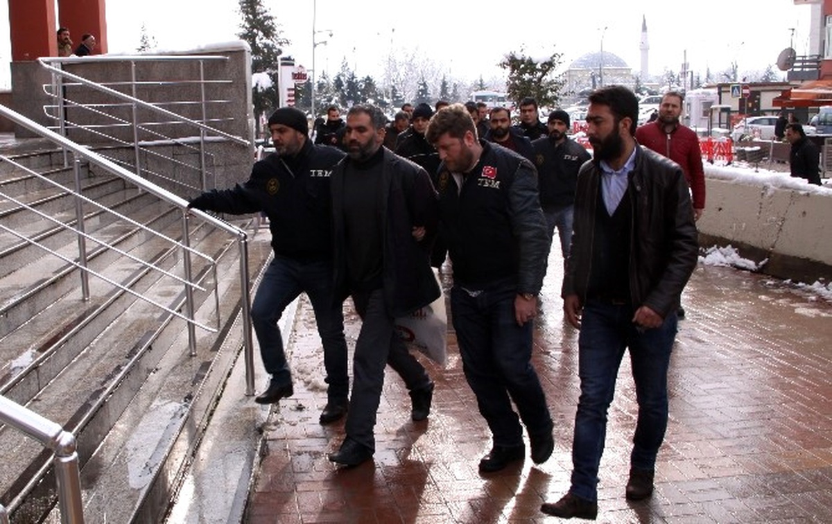 Kocaeli Emniyeti\'ne Saldırı Hazırlığındaki Şüpheliler Adliyeye Sevk Edildi
