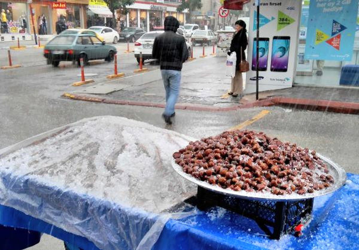 Mersin\'e Karla Karışık Dolu Yağdı