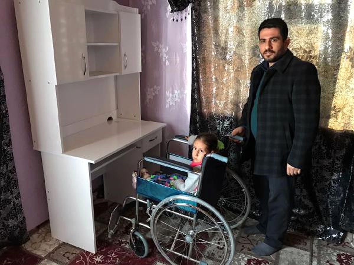 Minik Zeynep\'e Tekerlekli Sandelye