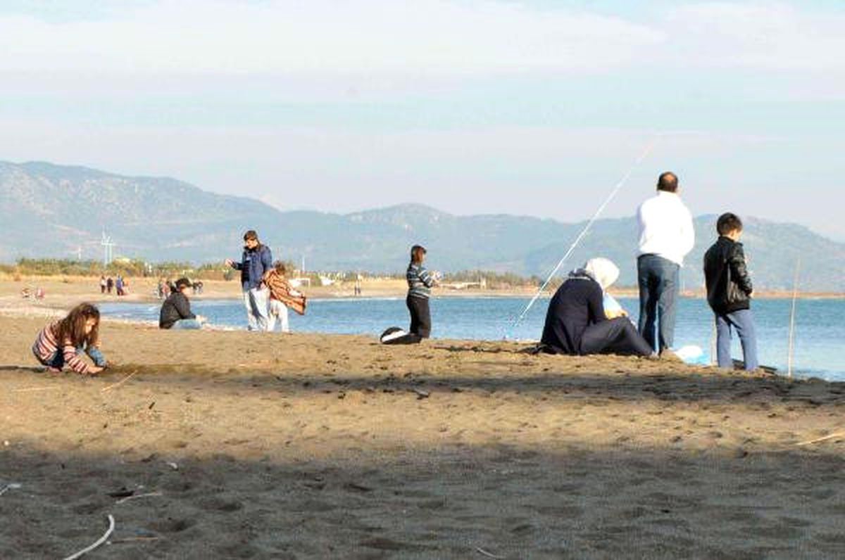 Muğla\'nın 2 Ayrı İlçesinde Deniz ve Kar Keyfi