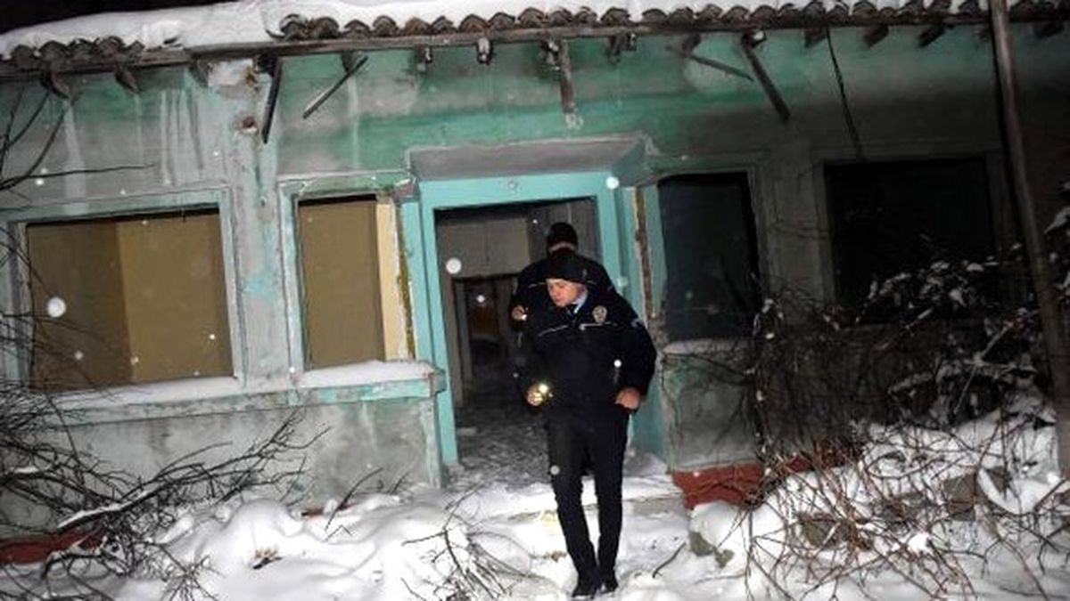 Polis Metruk Evlerde \'Donmamaları\' İçin Kimsesiz Aradı
