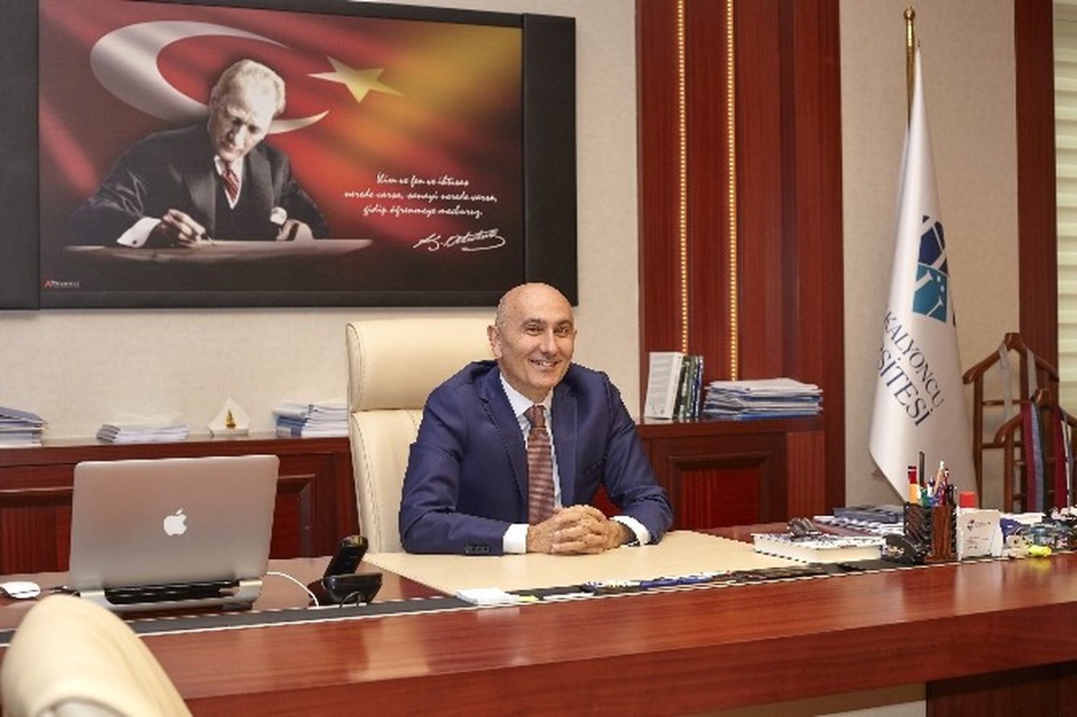 Rektör Yılmaz 10 Ocak Çalışan Gazeteciler Gününü Kutladı