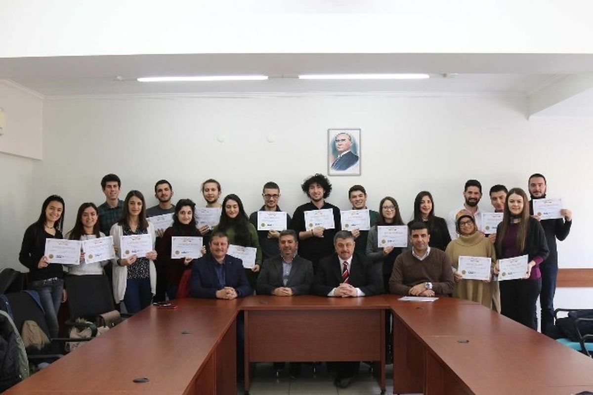 Saü\'de Başarı Gösteren Öğrencilere Sertifika Verildi