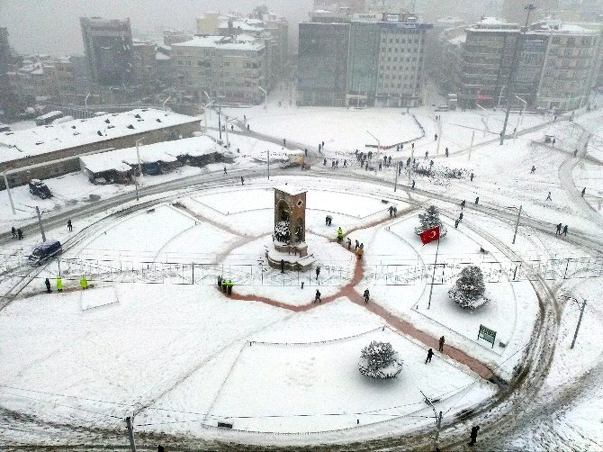 Taksim Meydanı\'nda Seyrine Doyumsuz Manzara