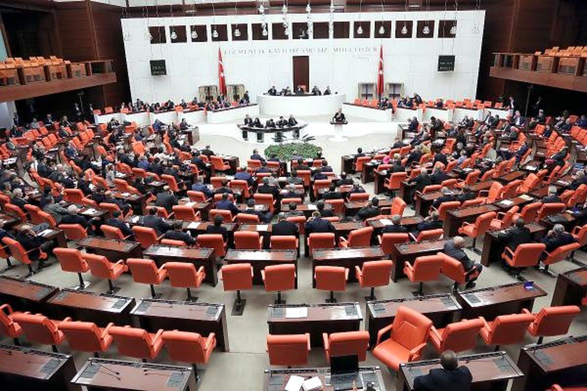 TBMM\'de Anayasa\'da Değişiklik Yapılmasına Dair Teklif Görüşülmeye Başladı