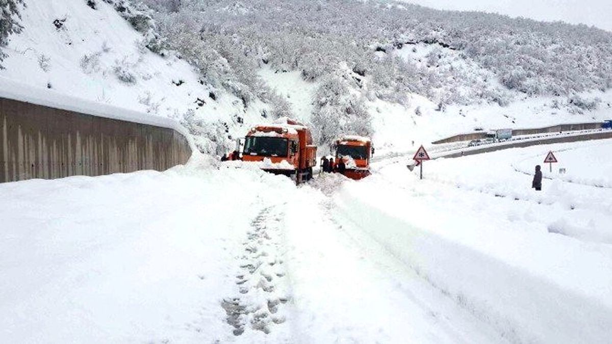 Tokat\' Ta D-100 Karayolu Ulaşıma Kapandı, Araçlar Mahsur Kaldı