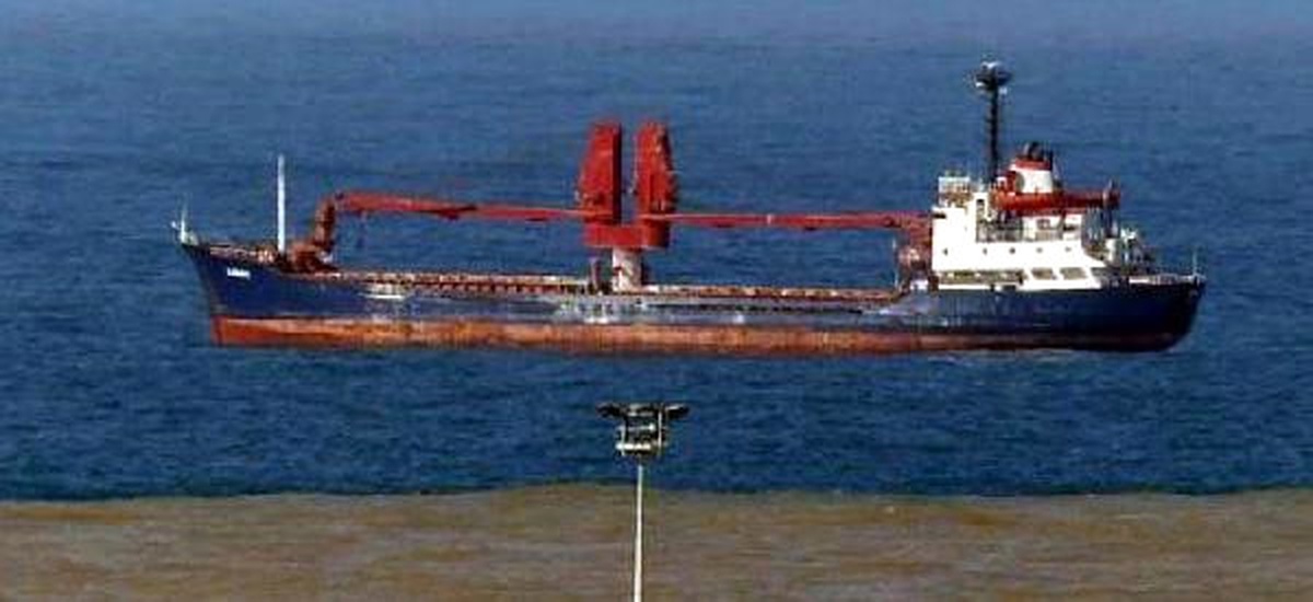Türk Kuru Yük Gemisi Komşuda Karaya Oturdu