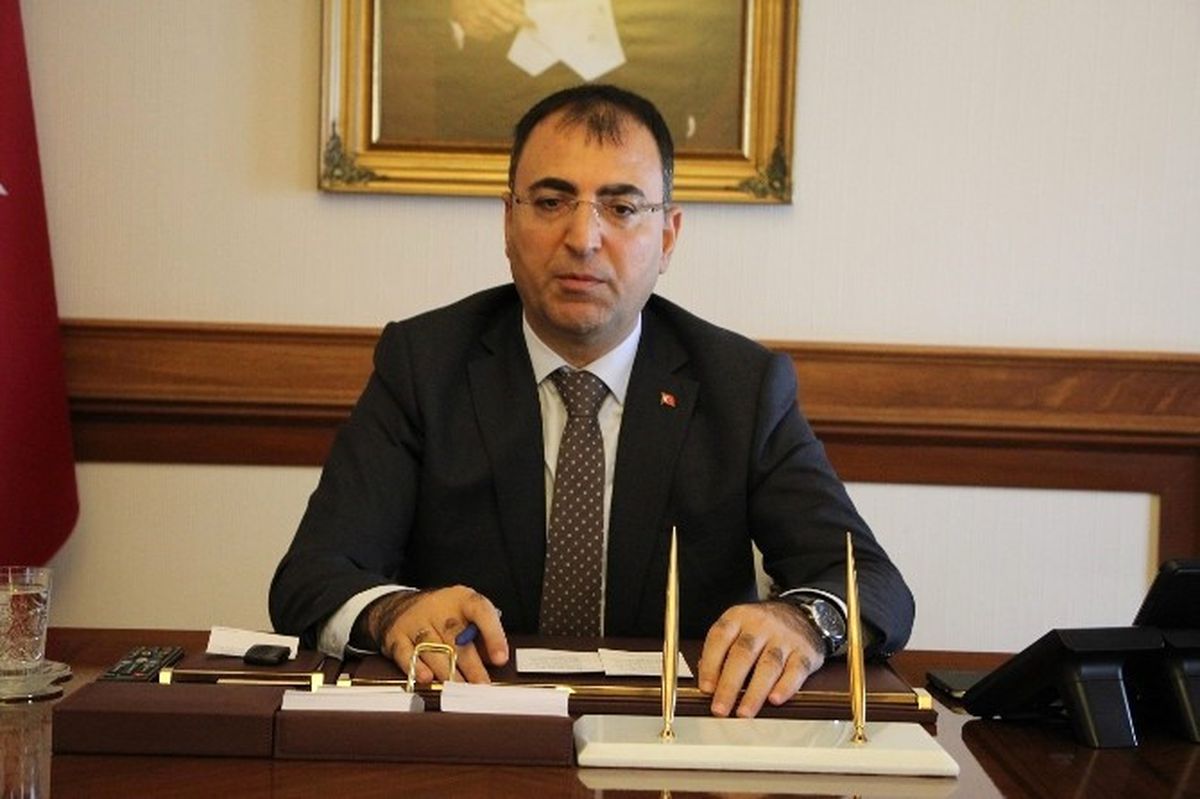 Vali Toprak\'tan Çalışan Gazeteciler Gününe Kutlama