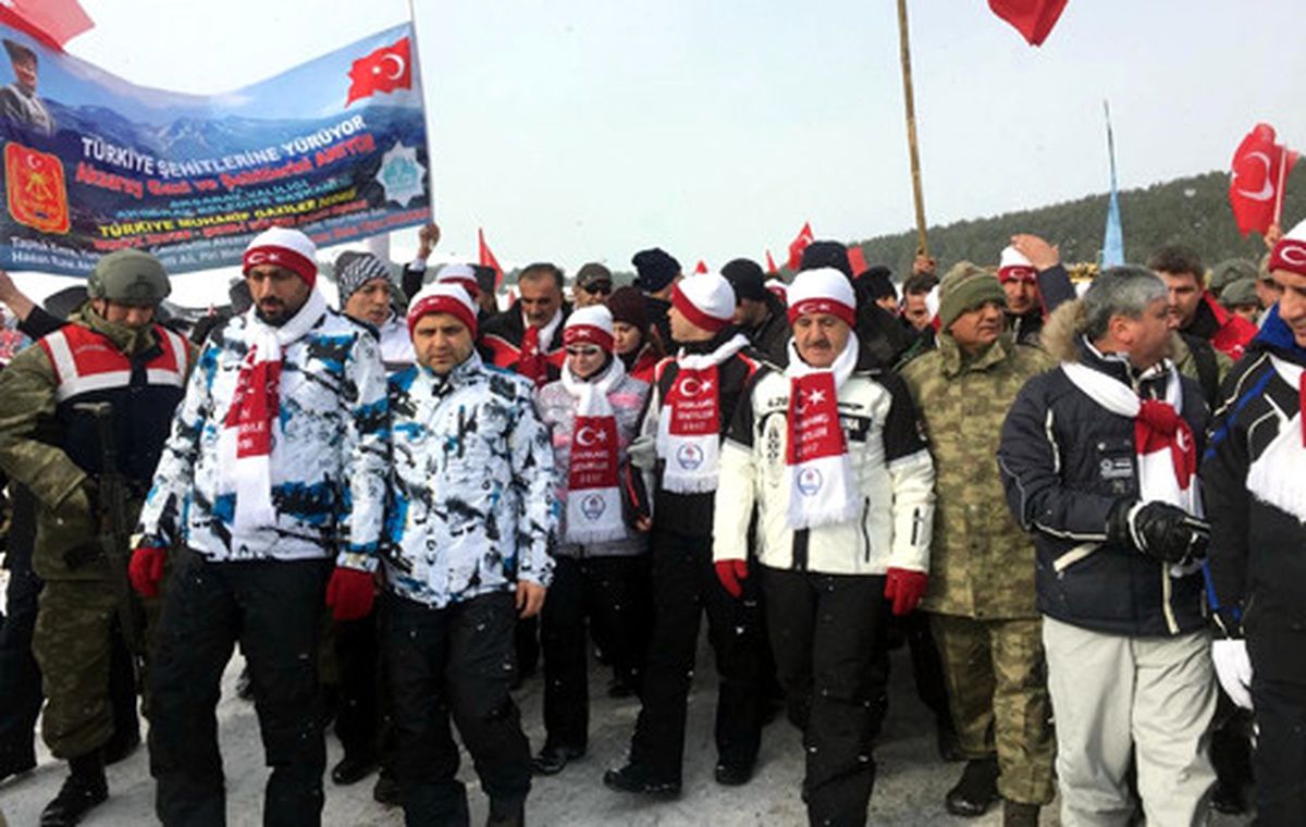 Vefakar Gençlik Fedakar Ecdadını Unutmadı