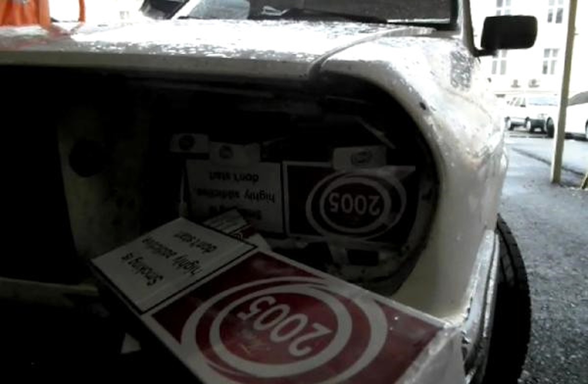 Yakıt Deposu ve Farlardan Kaçak Sigara Çıktı