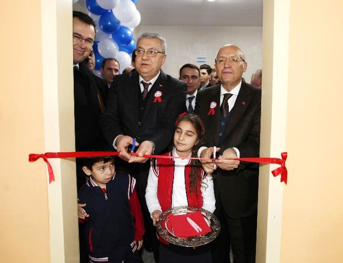 Yenimahalle Belediyesi\'nden İlkokula Kütüphane