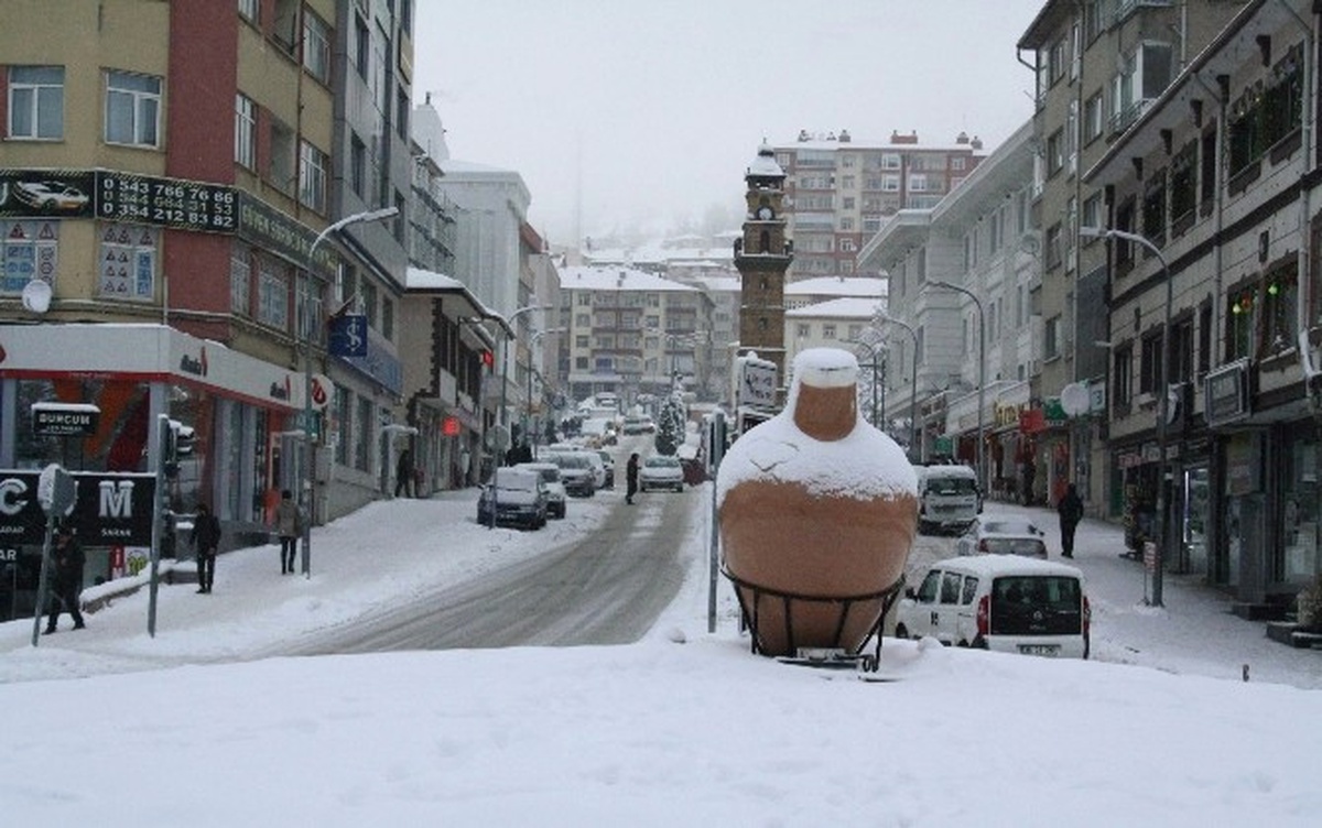 Yozgat ve Sivas\'ta Kara Kış Hayatı Olumsuz Etkiliyor