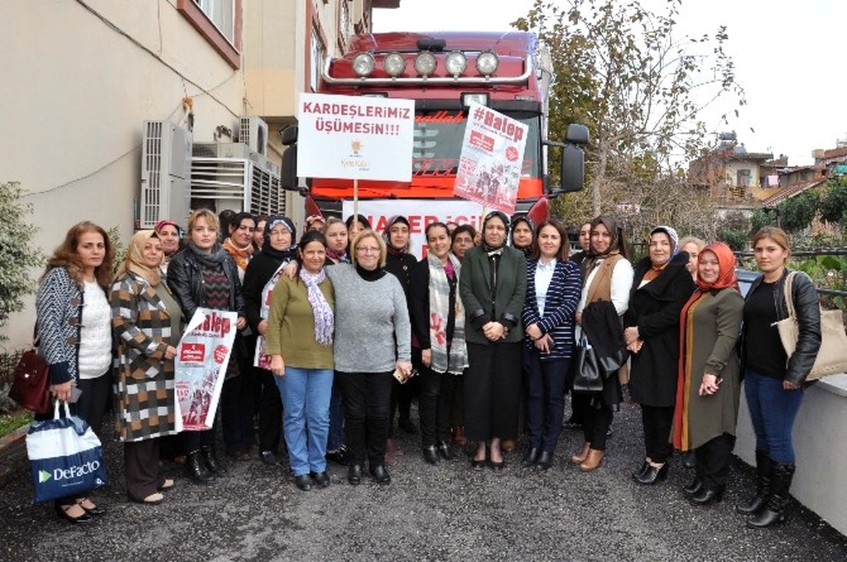 AK Parti Kadın Kolları\'nın Yardım Tırı Yola Çıktı
