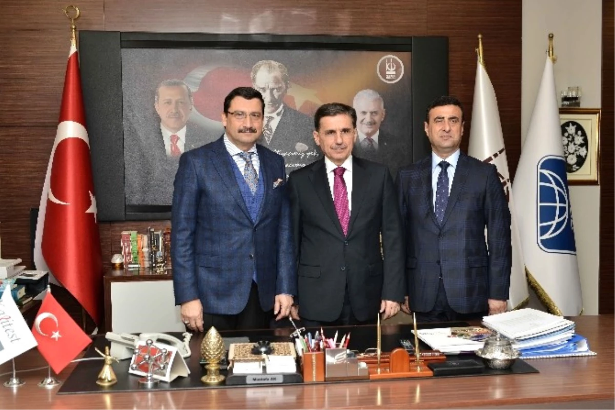 Ankara Valisi Ercan Topaca Başkan Ak\'ı Ziyaret Etti