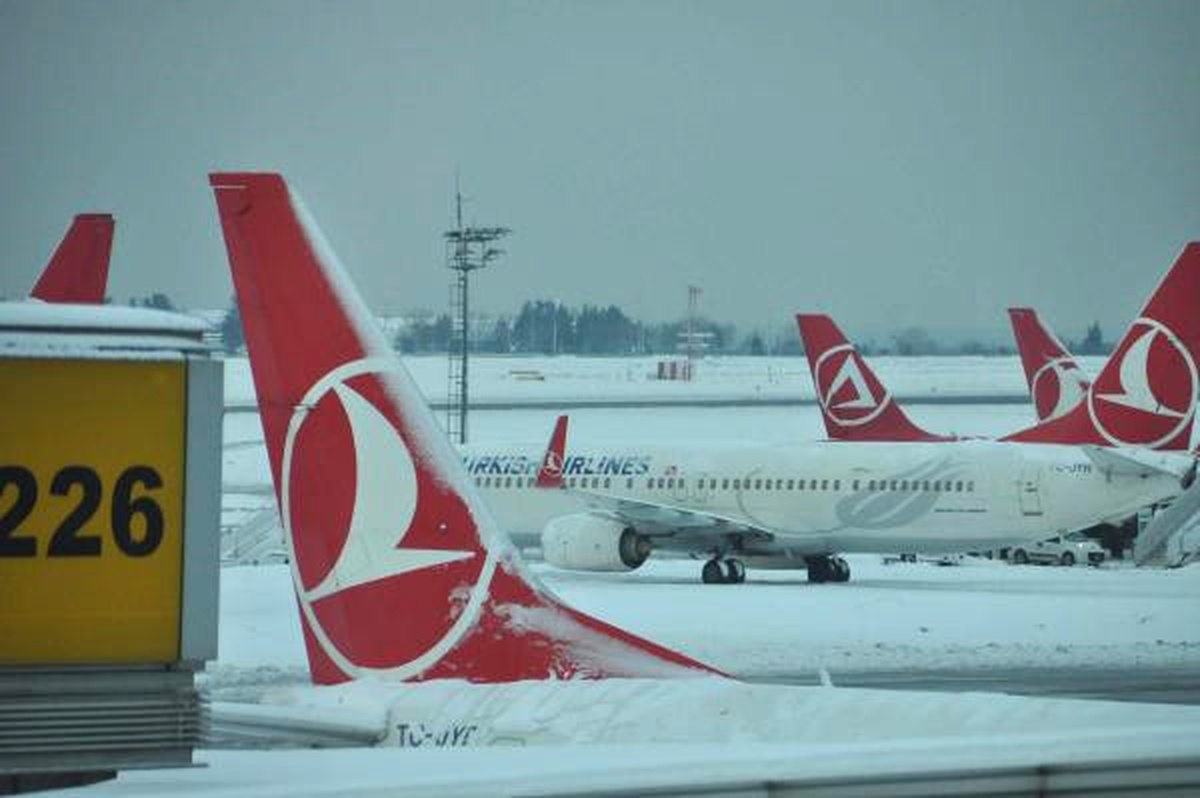 Atatürk Havalimanı\'nda Hayat Normale Dönüyor
