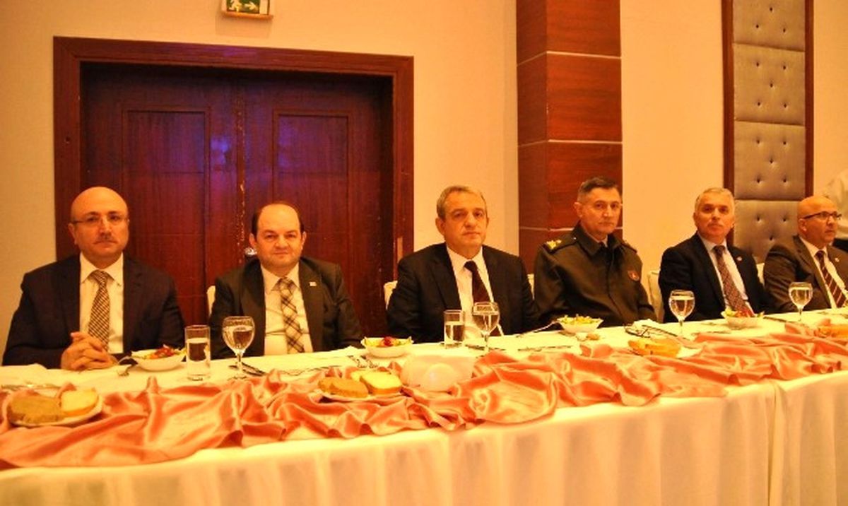 Bakan Eroğlu\'ndan Afyonkarahisar\'daki Gazetecilere Telefon Sürprizi