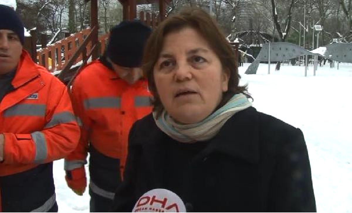 Camide Çöken Tentenin Altında Kalmaktan Son Anda Kurtulan Kadın O Anları Anlattı