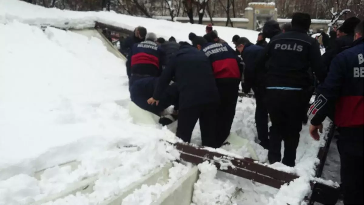 Camideki Tente Çökmesinde Bilanço : 1 Ölü 40 Yaralı