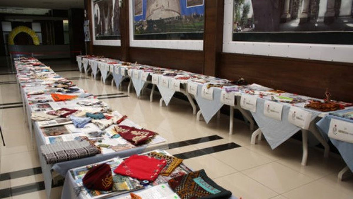 Çemberimde Gül Oya" Sergisi