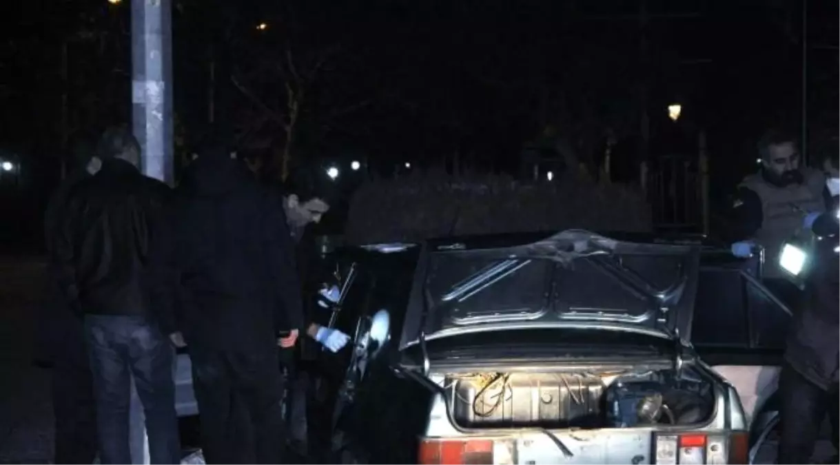 Dha Yurt - Gaziantep\'te \'Dur\' İhtarına Uymayan Otomobil Kaza Yaptı; 1 Kişi Yakalandı, 2 Kişi...