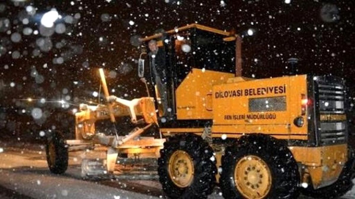 Dilovası\'nda Kar Yağışına Yönelik Çalışmalar Sürüyor