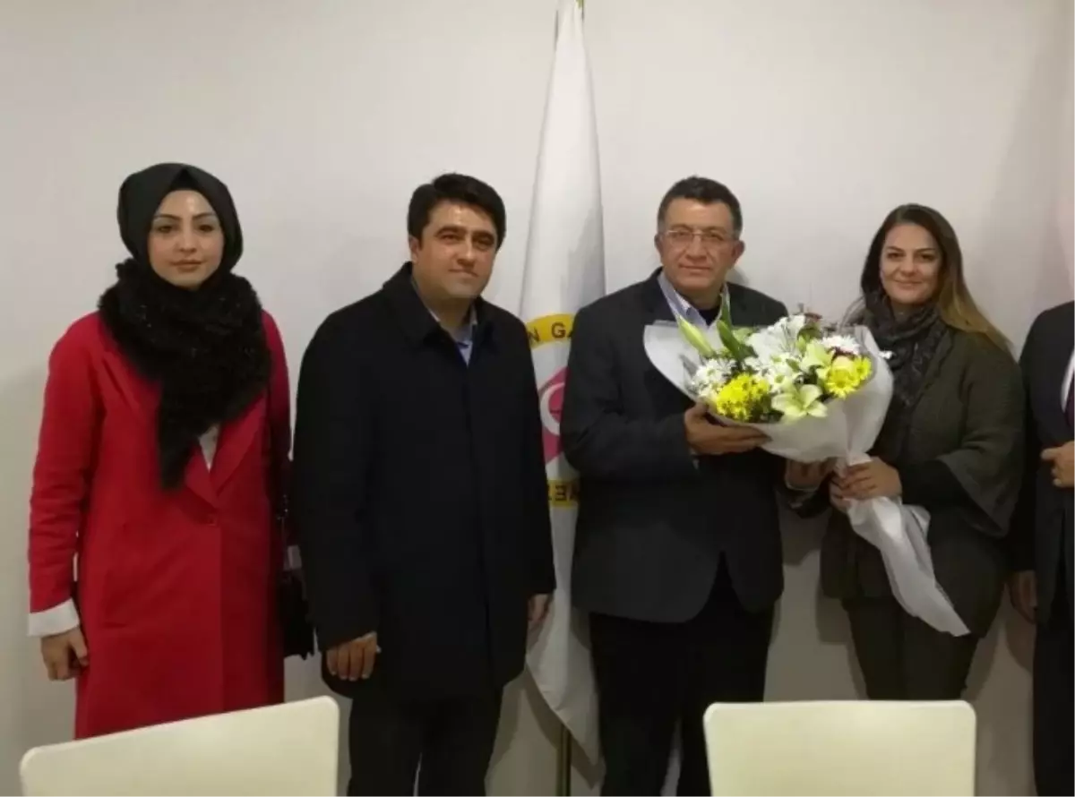 Ercik, Mgc\'yi Ziyaret Etti