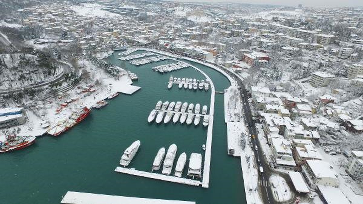 İstanbul Boğazı\'ndan Kar Manzaraları