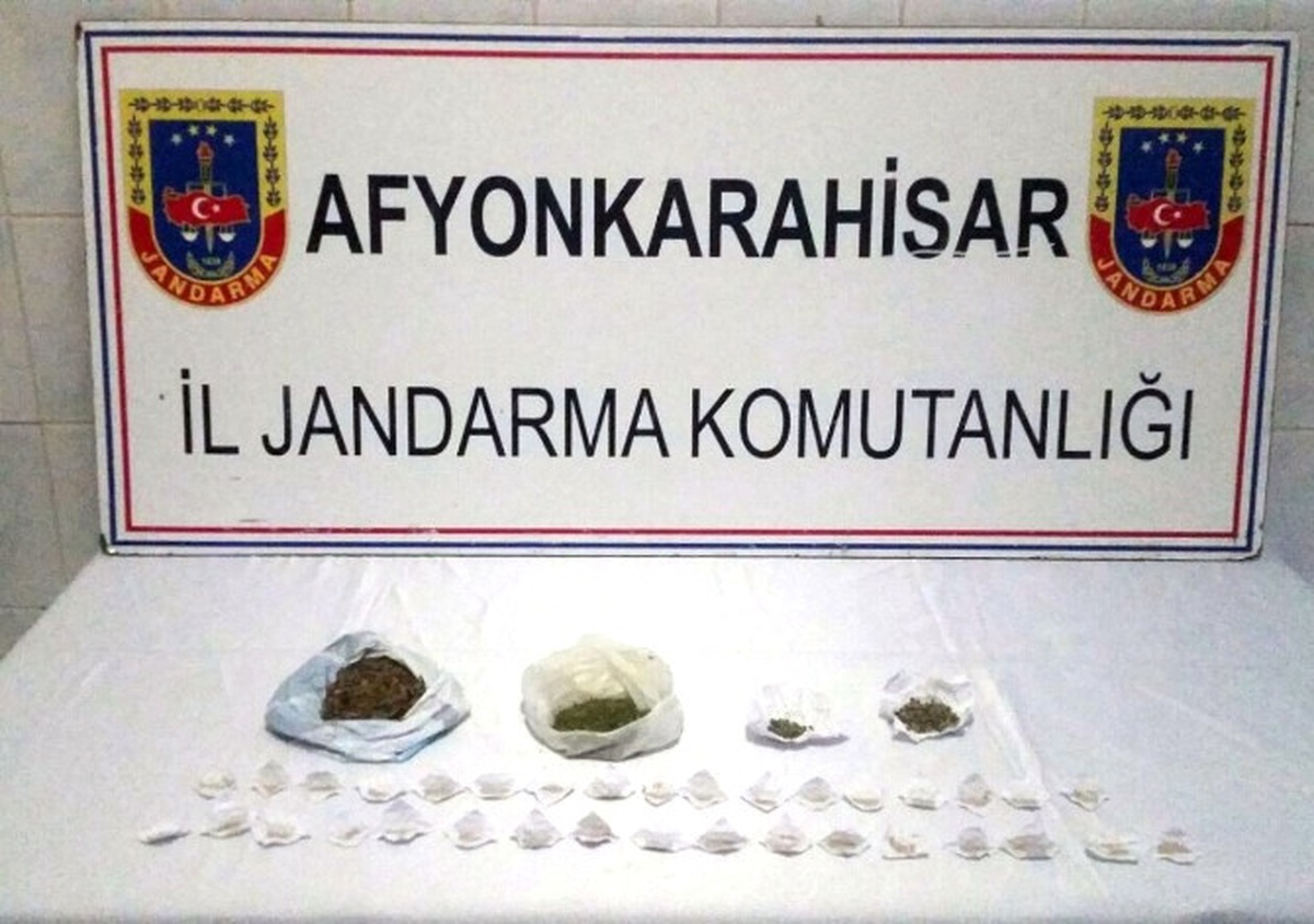 Jandarma Eroin ve Esrar Ele Geçirdi