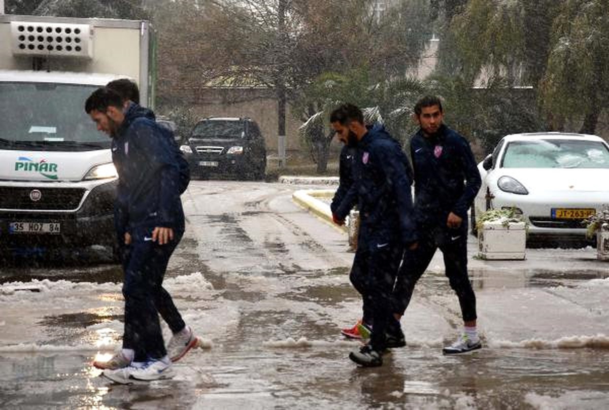 Karşıyaka\'da Güçlü Yönetim İçin Kongre Sesleri