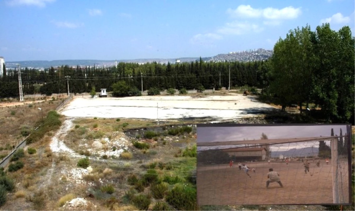 Kepez Belediyesi Dokuma Futbol Sahasını Yeniliyor