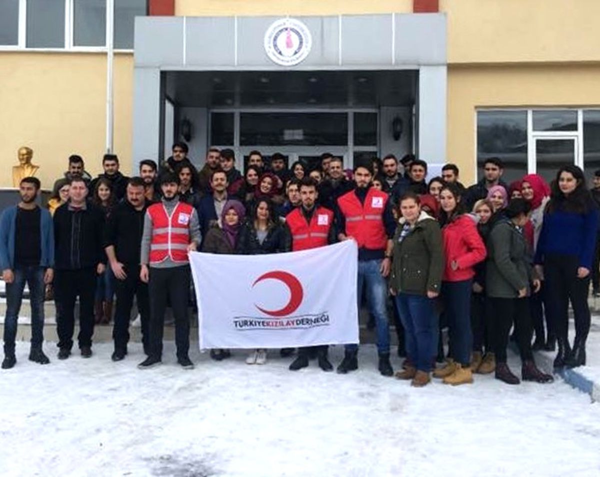 Kızılay\'a Şaphane Myo Öğrencilerinden Destek