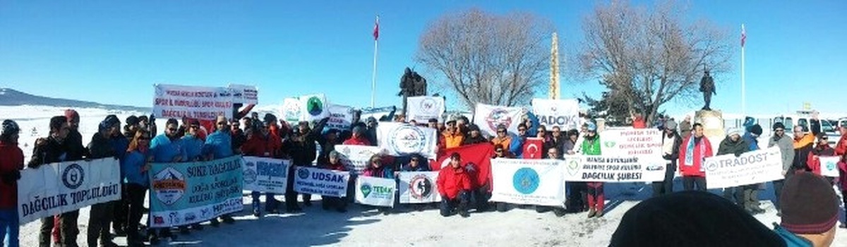 Manisa Büyükşehir Belediyespor Sarıkamış Şehitleri\'ni Andı