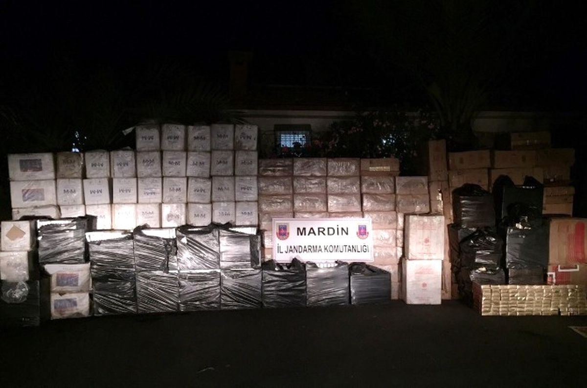 Mardin\'de 102 Bin 500 Paket Kaçak Sigara Ele Geçirildi