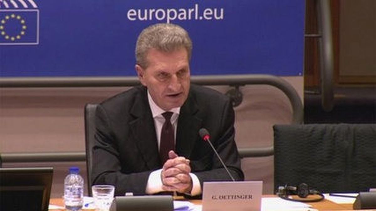 Oettinger Milletvekillerin Sorularını Cevapladı