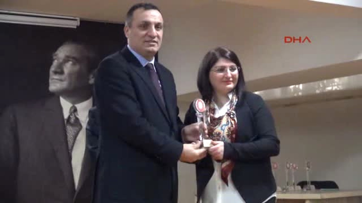 Samsun\'da \'Yılın Haber Fotoğrafı\' Ödülü Dha Muhabirine
