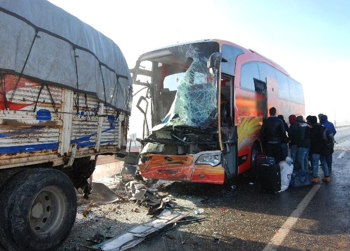 Şanlıurfa\'da Zincirleme Kaza: 8 Yaralı